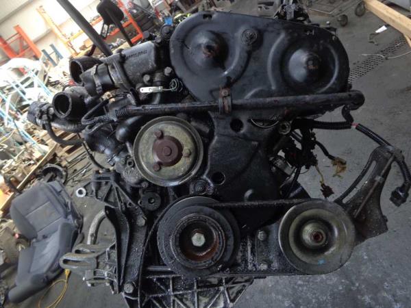 MOTEUR RENAULT 2.1TD CODE J8S0604 - Vue 3